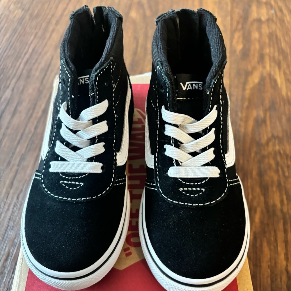 Vans Sneakers in Black